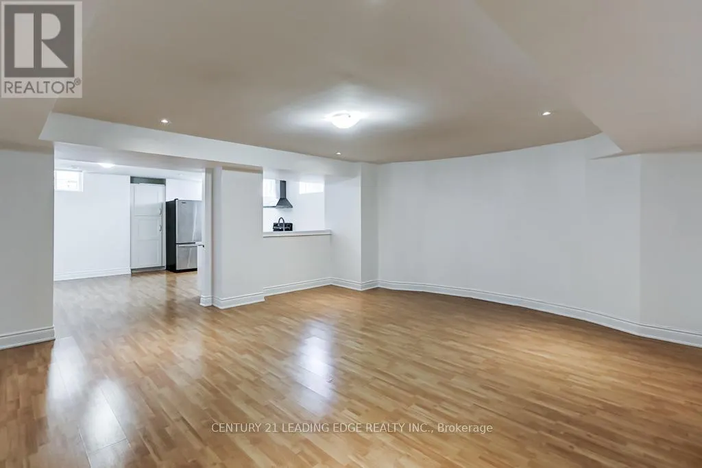 6 SOMER RUMM COURT