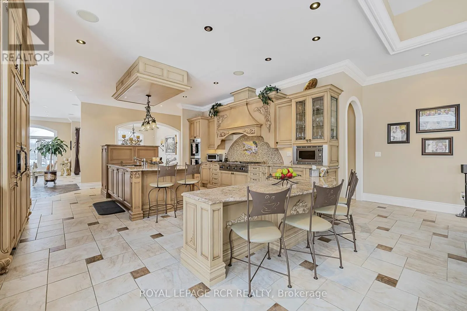 7 SUGARBUSH LANE