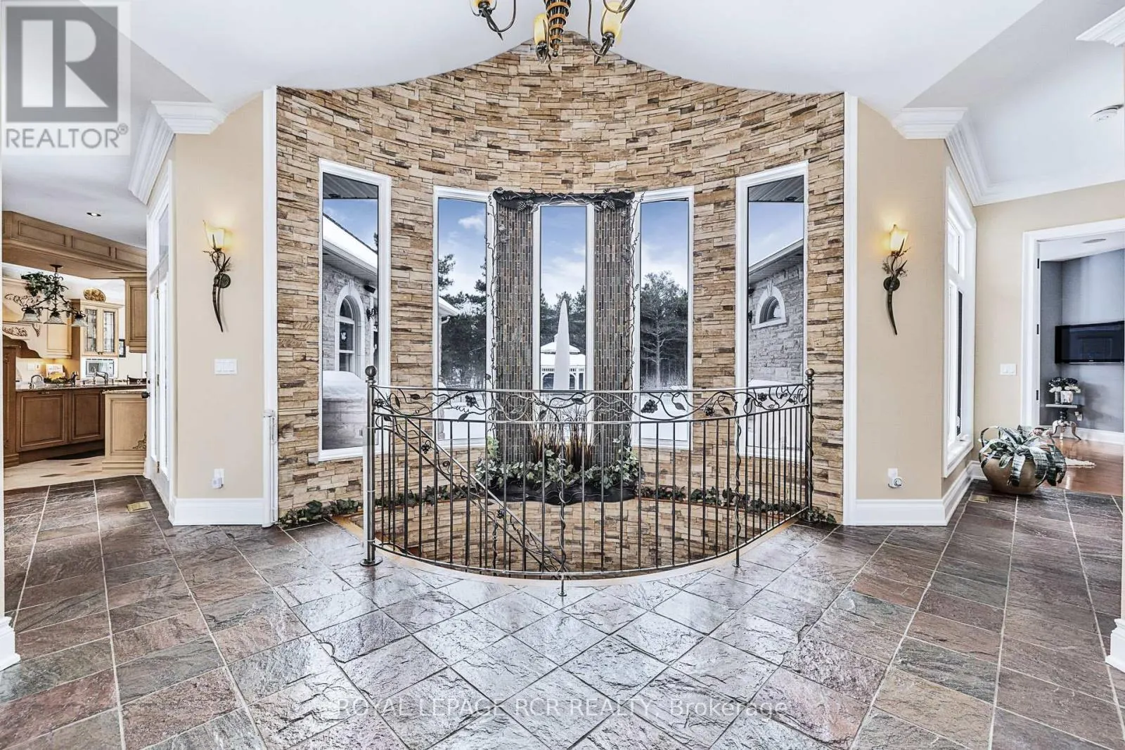 7 SUGARBUSH LANE