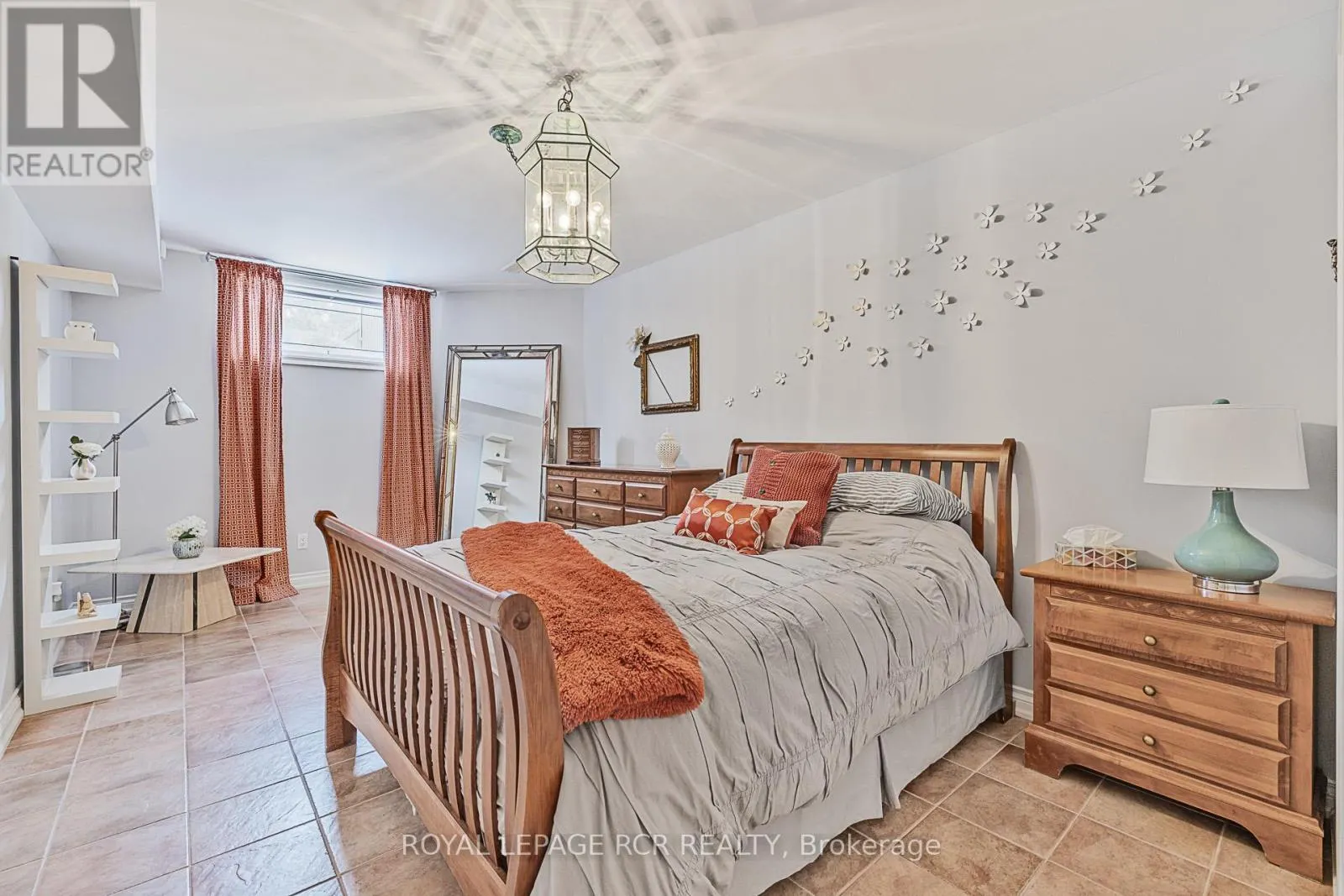 7 SUGARBUSH LANE