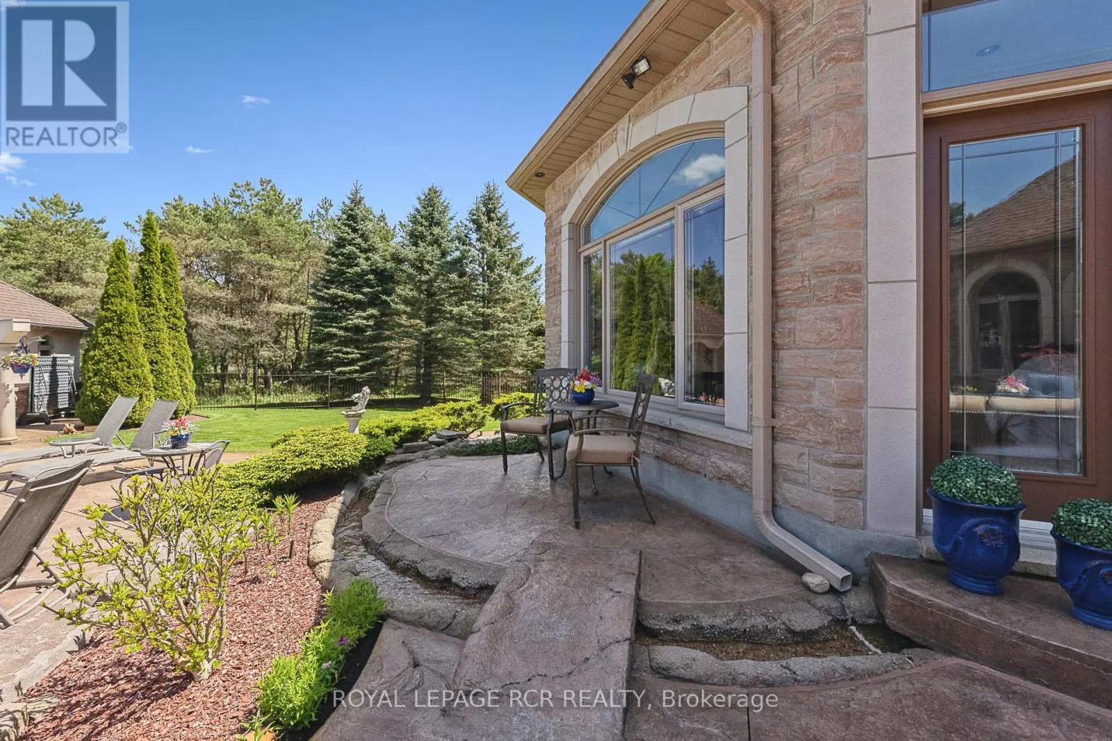 7 SUGARBUSH LANE