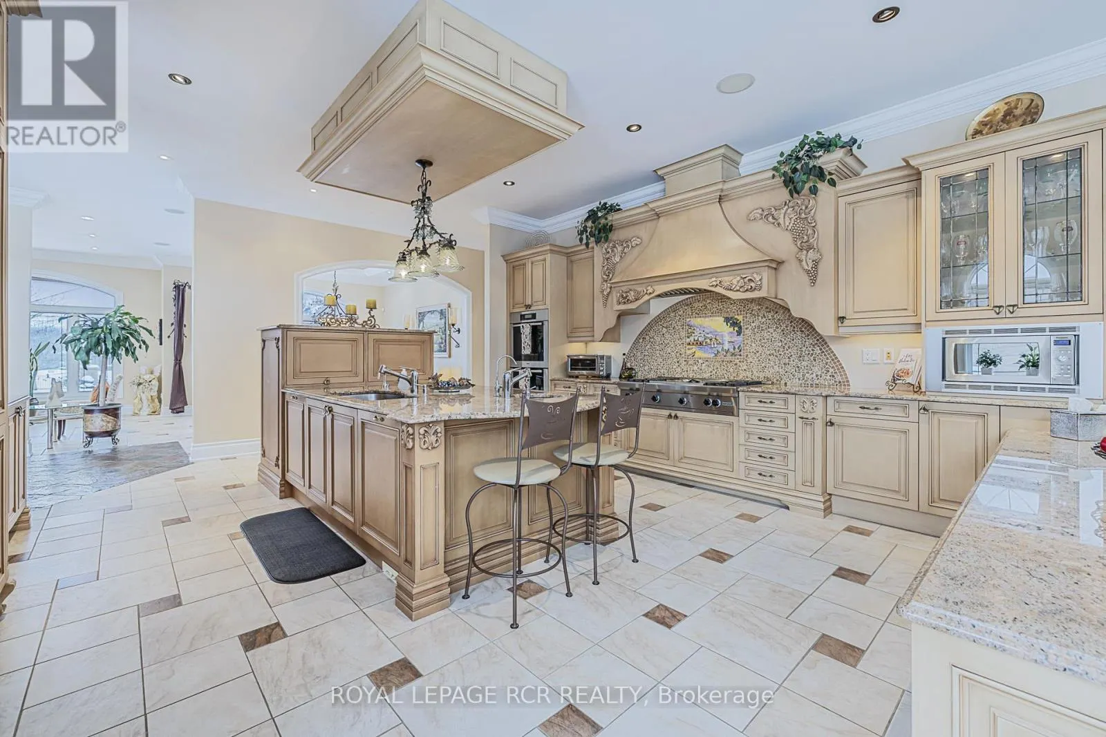 7 SUGARBUSH LANE