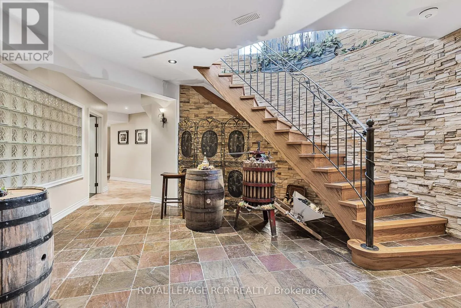 7 SUGARBUSH LANE