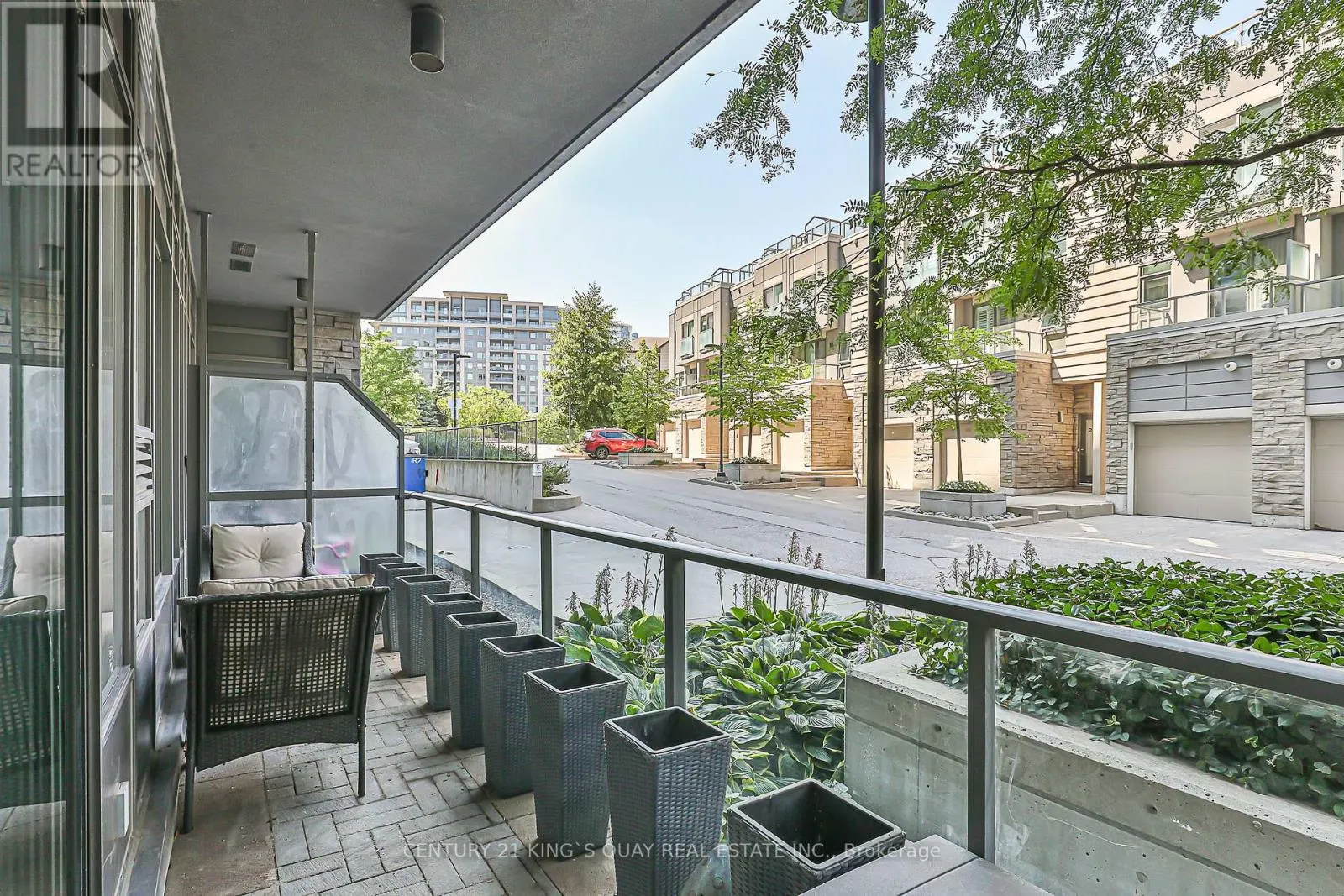 103 - 277 SOUTH PARK ROAD
