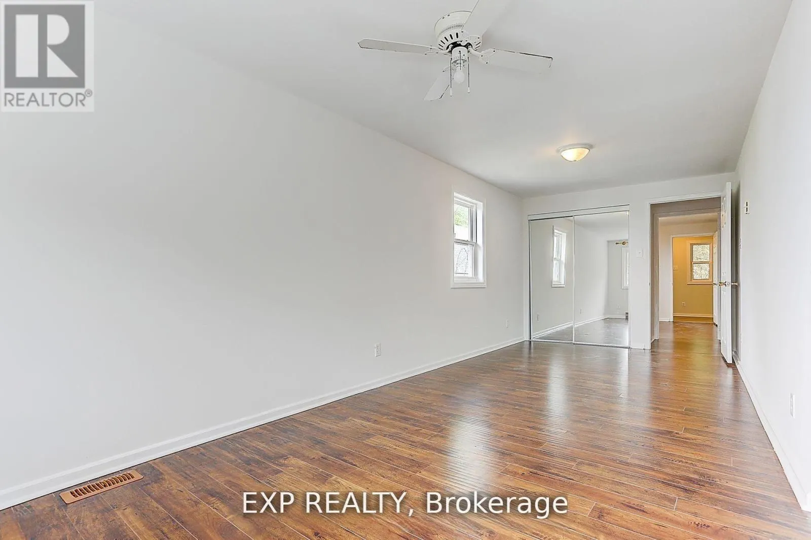 127 LAKE DRIVE N