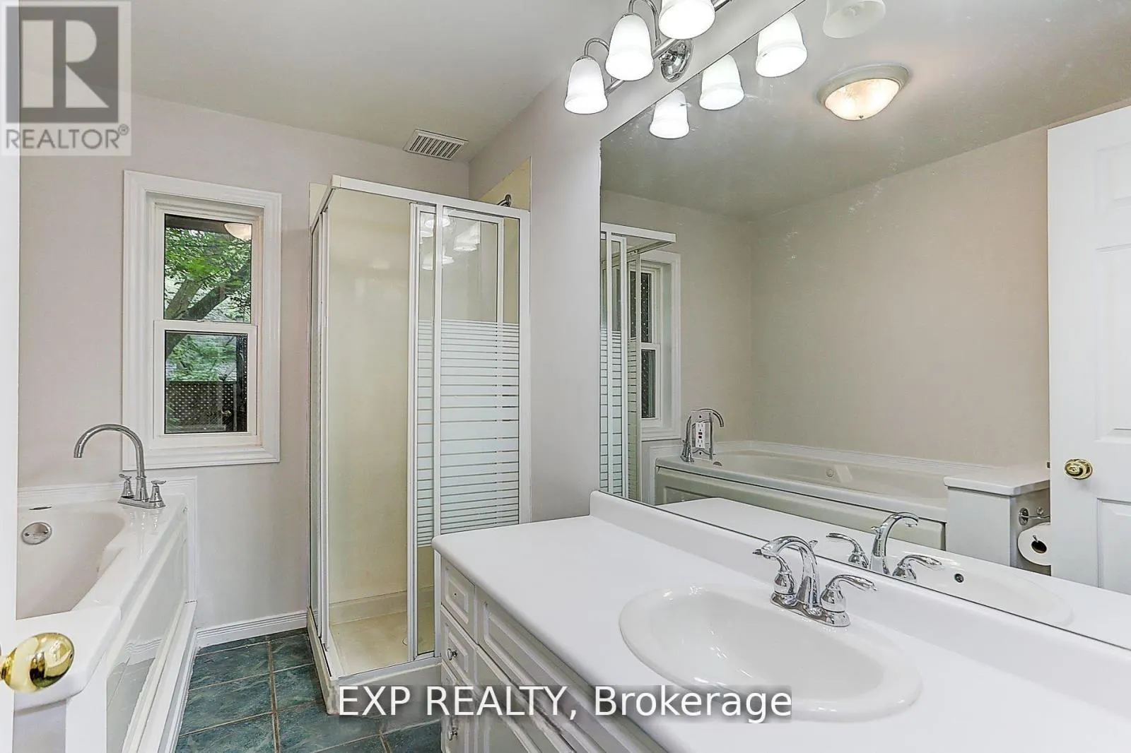 127 LAKE DRIVE N
