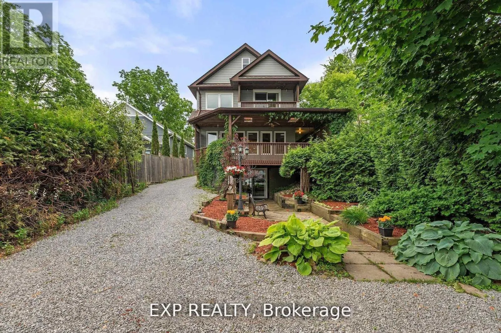 127 LAKE DRIVE N