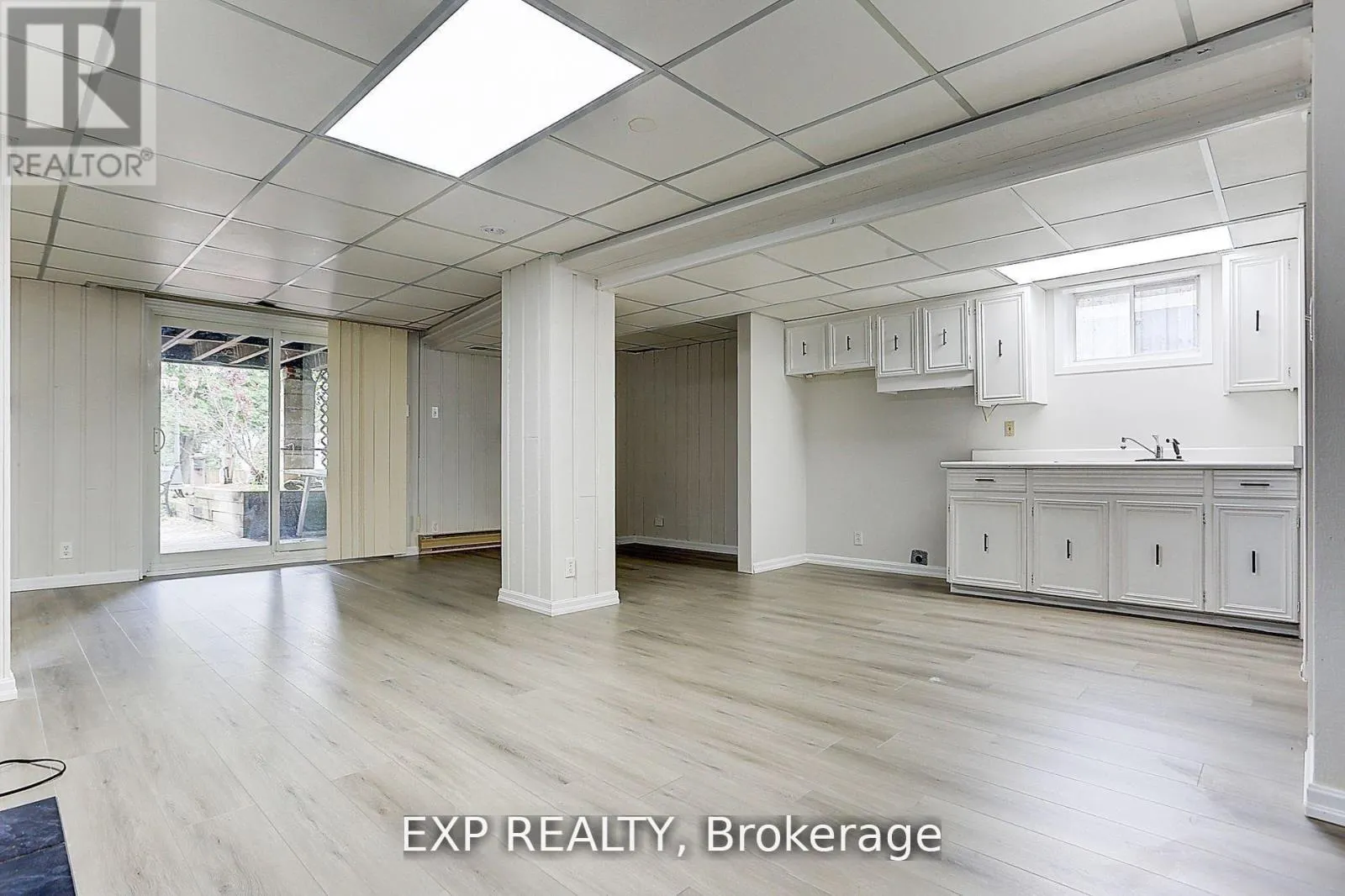127 LAKE DRIVE N