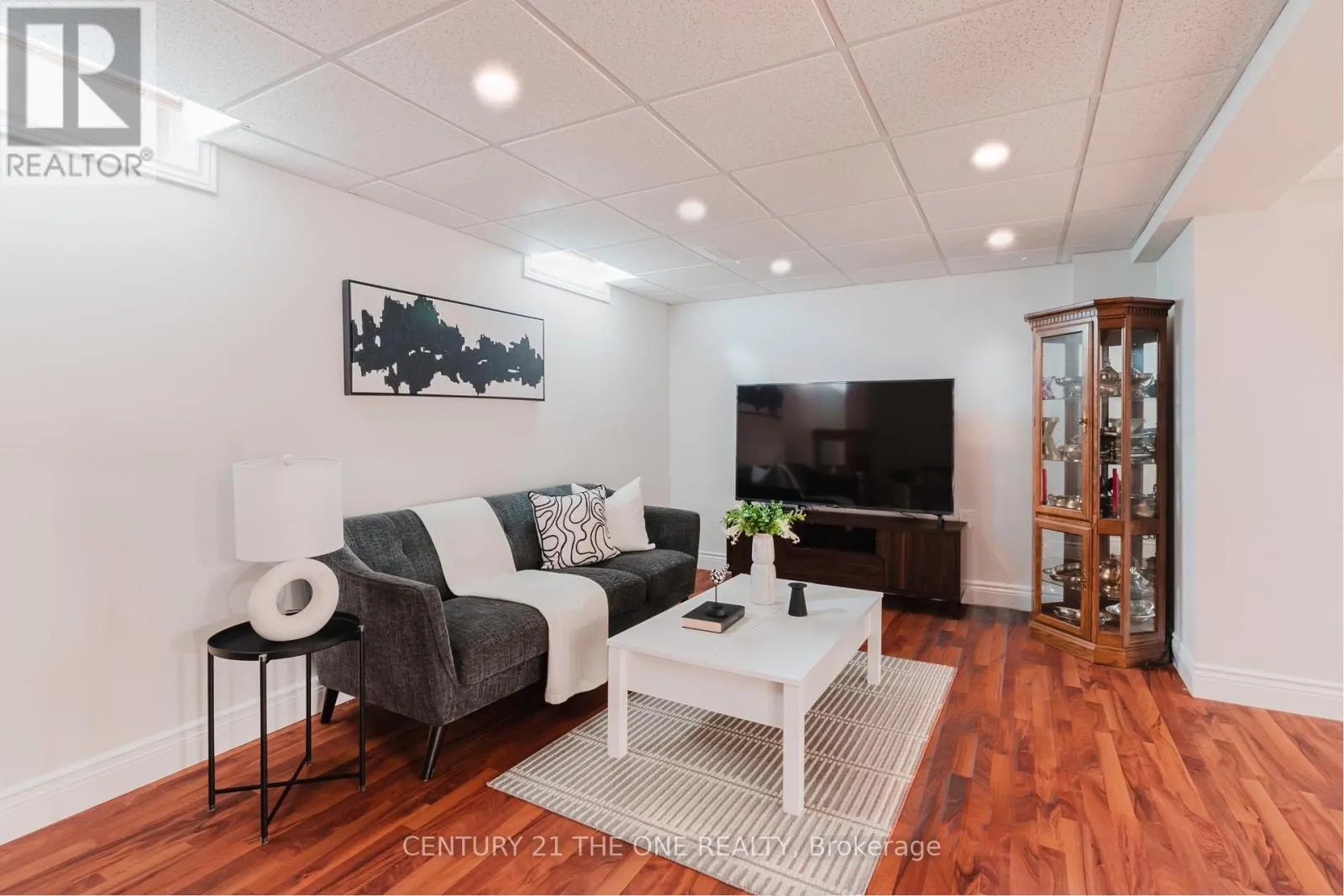 971 LESLIE VALLEY DRIVE