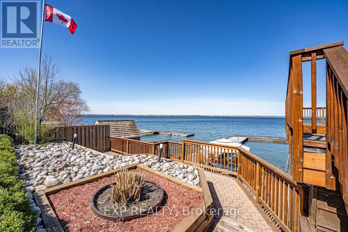 229 LAKE DRIVE N