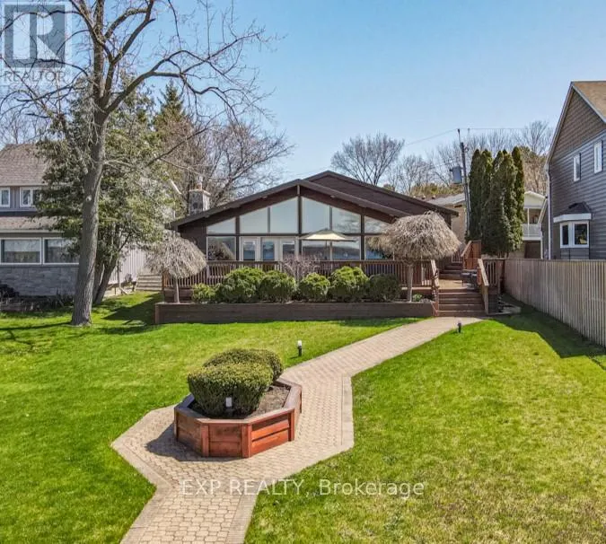 229 LAKE DRIVE N