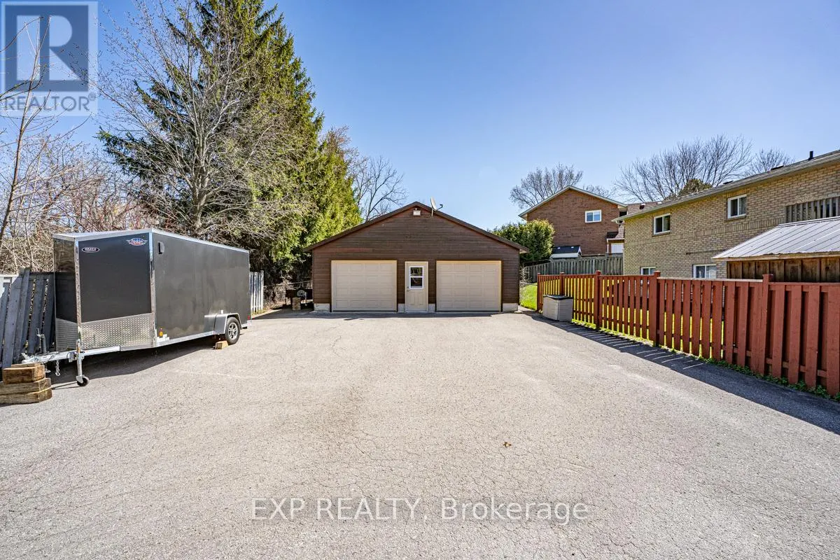 229 LAKE DRIVE N