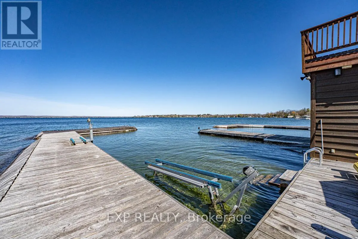 229 LAKE DRIVE N