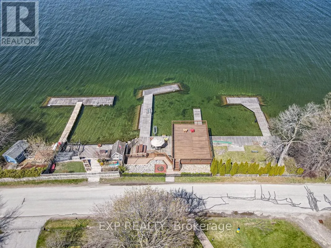 229 LAKE DRIVE N