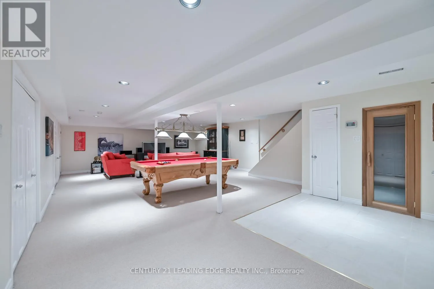 3 MAPLE VIEW LANE