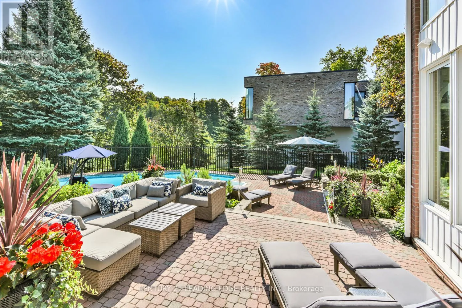 3 MAPLE VIEW LANE
