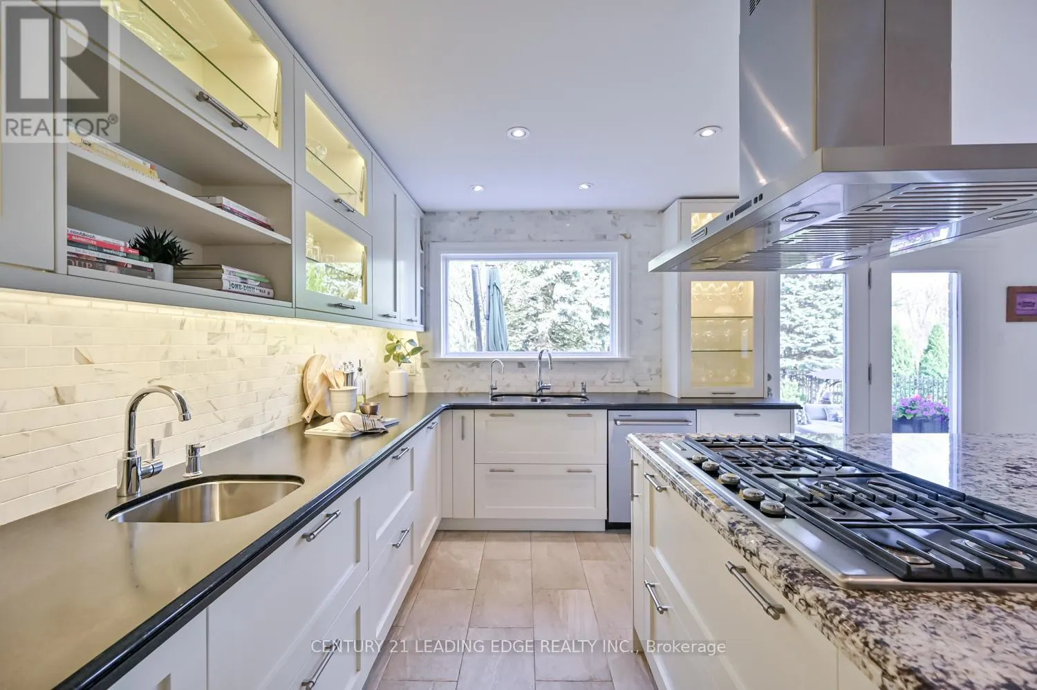 3 MAPLE VIEW LANE