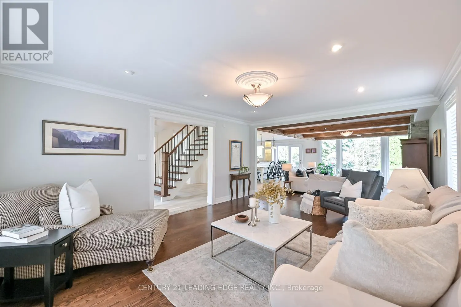 3 MAPLE VIEW LANE