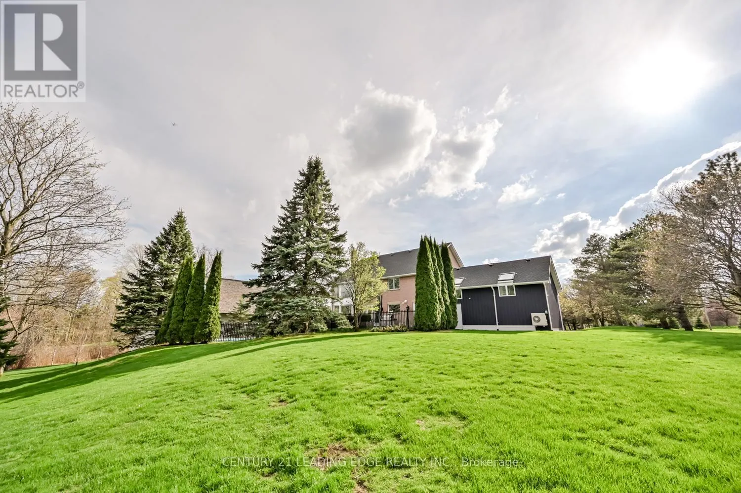 3 MAPLE VIEW LANE