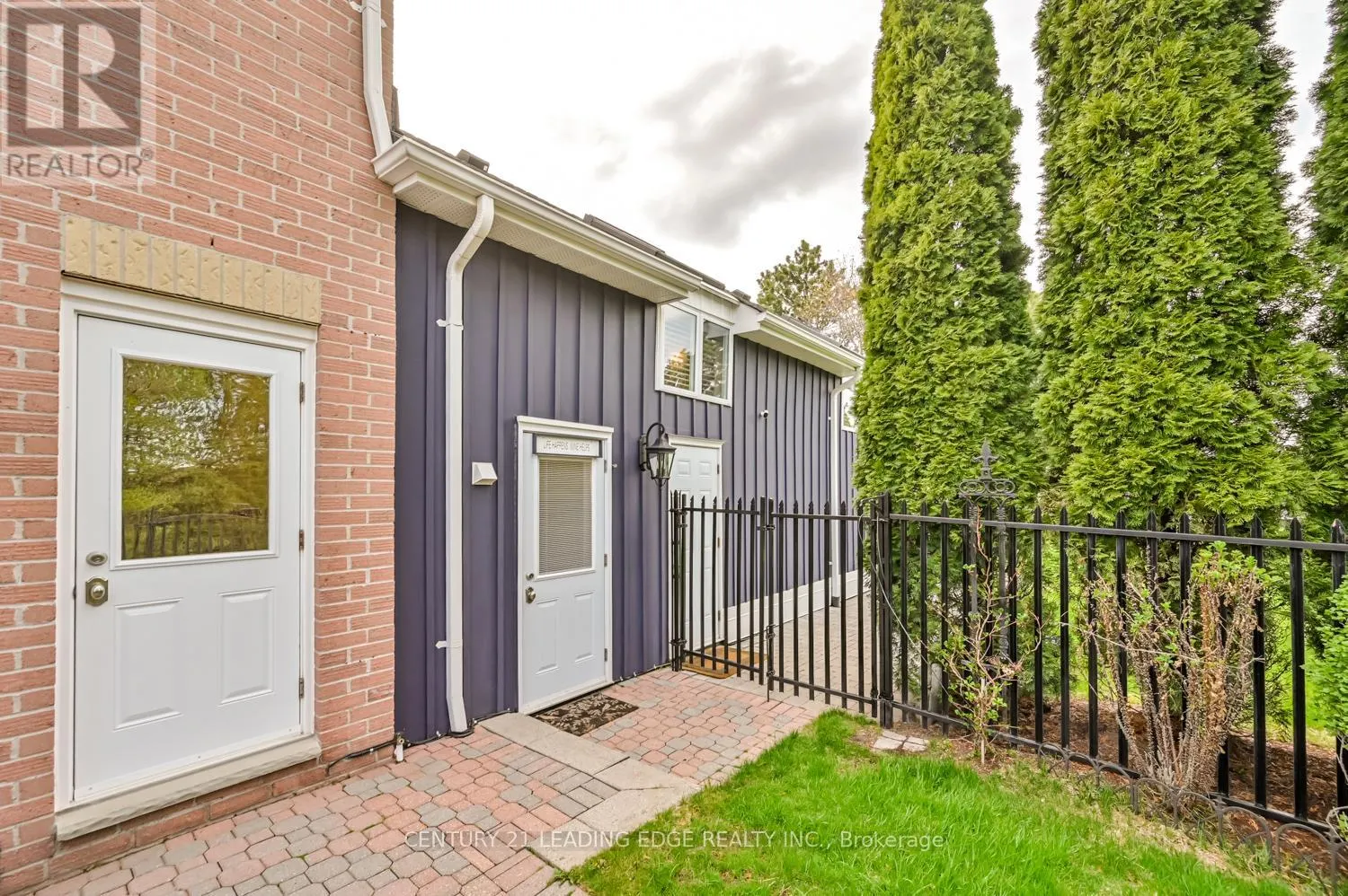 3 MAPLE VIEW LANE