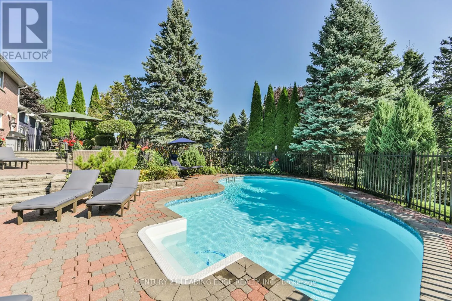 3 MAPLE VIEW LANE