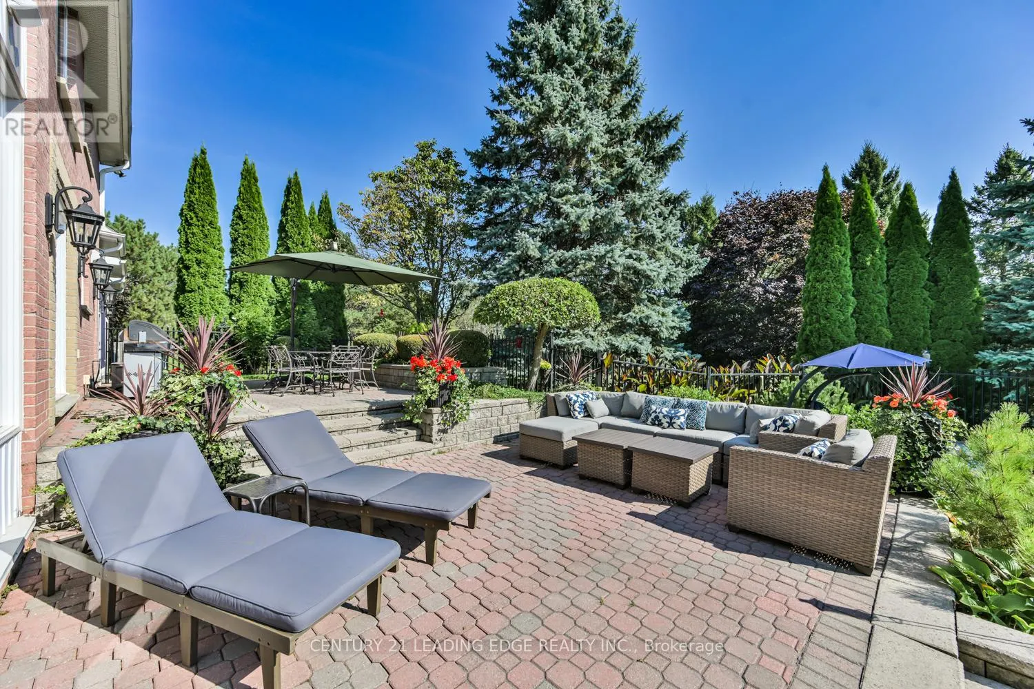 3 MAPLE VIEW LANE