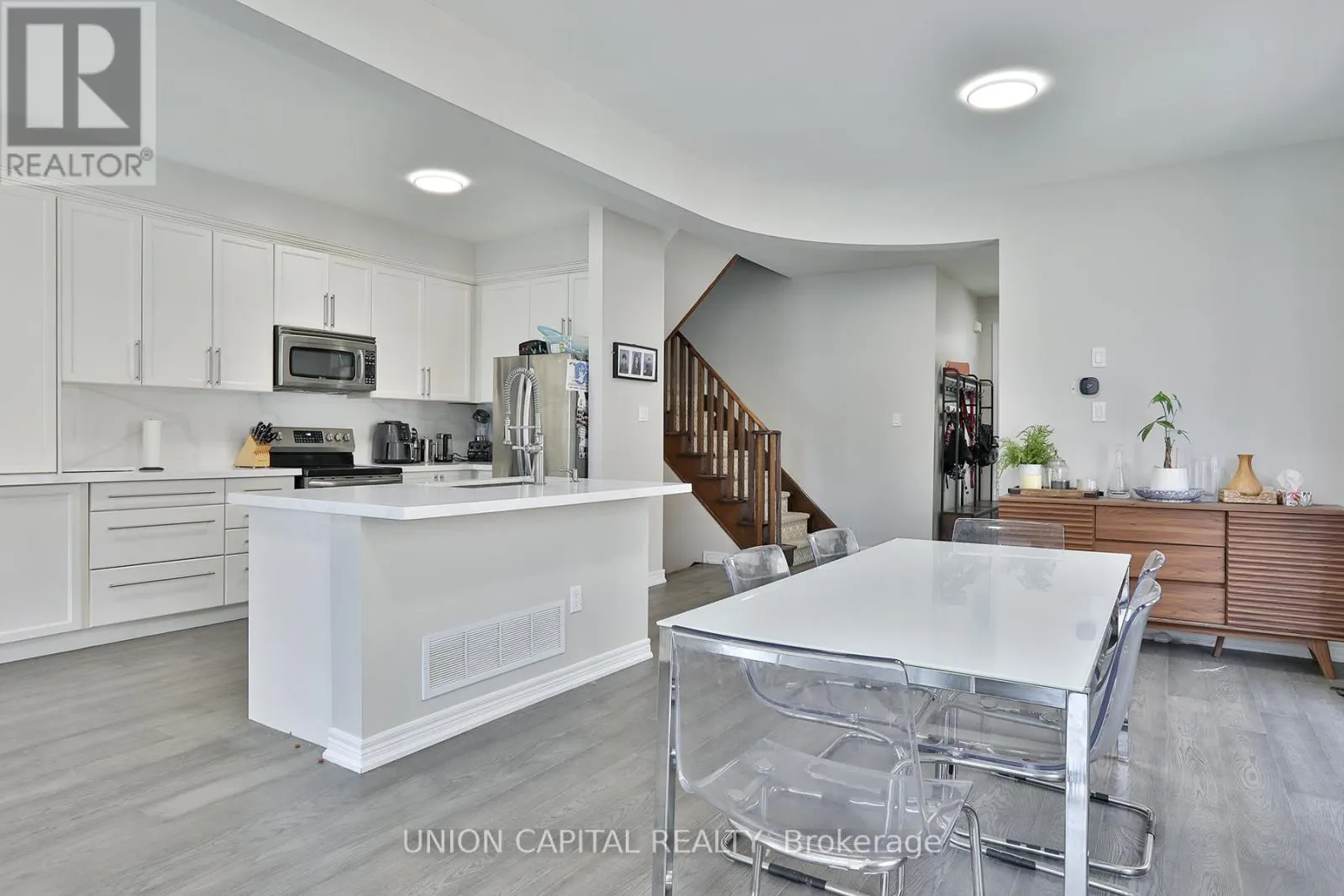 136 MISTYWOOD CRESCENT