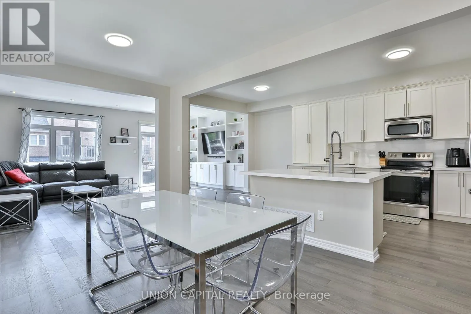 136 MISTYWOOD CRESCENT