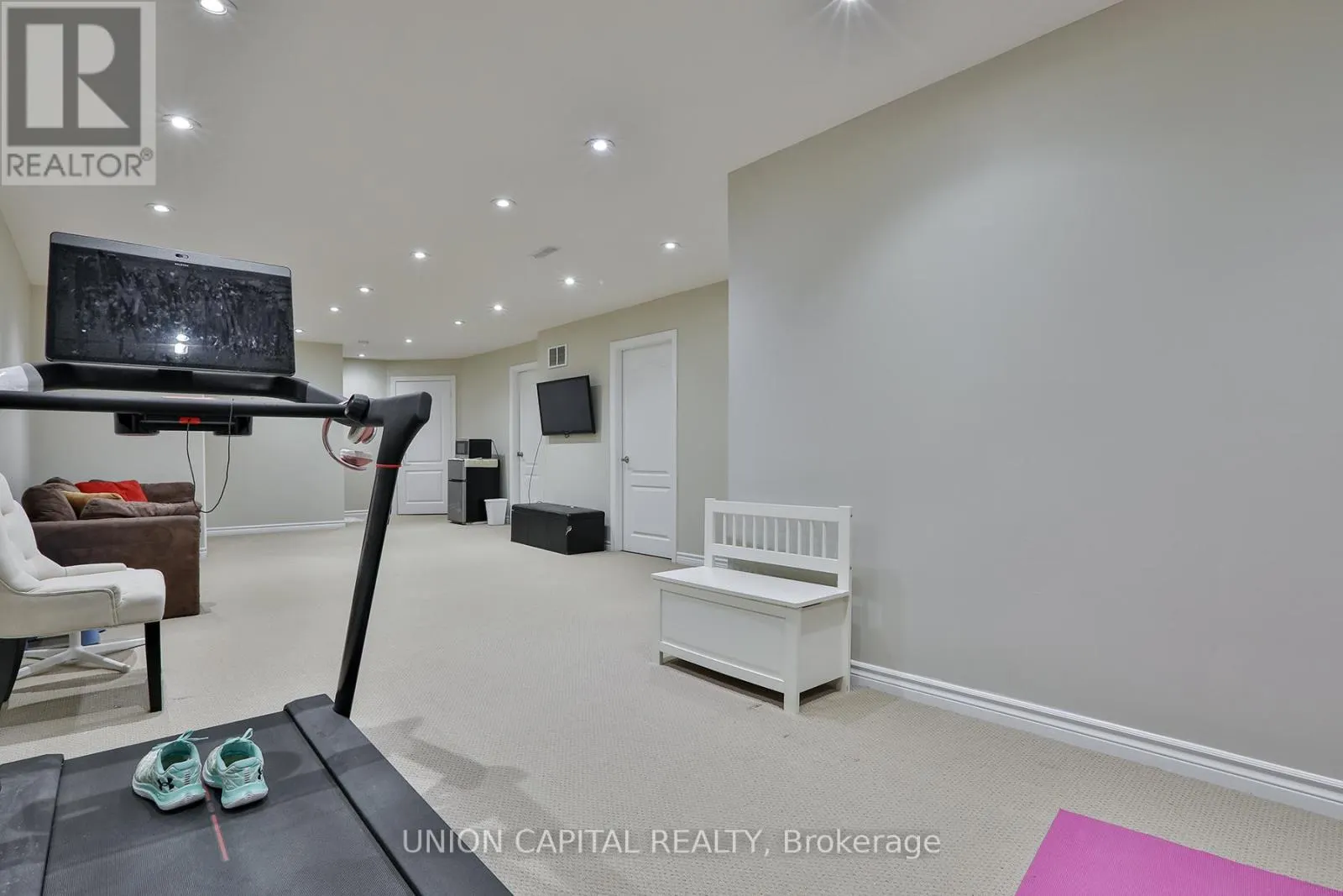 136 MISTYWOOD CRESCENT