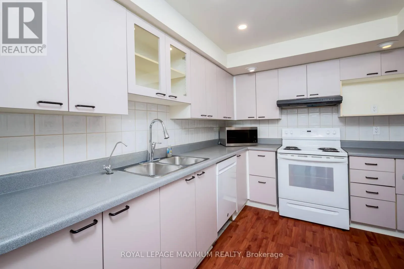 308 - 20 HARDING BOULEVARD W