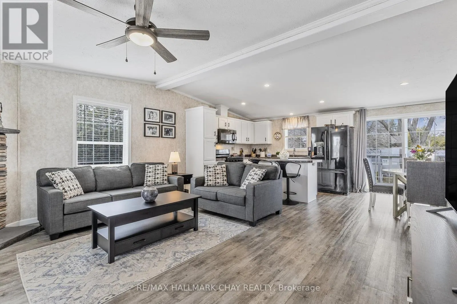 16 COMFORTS COVE