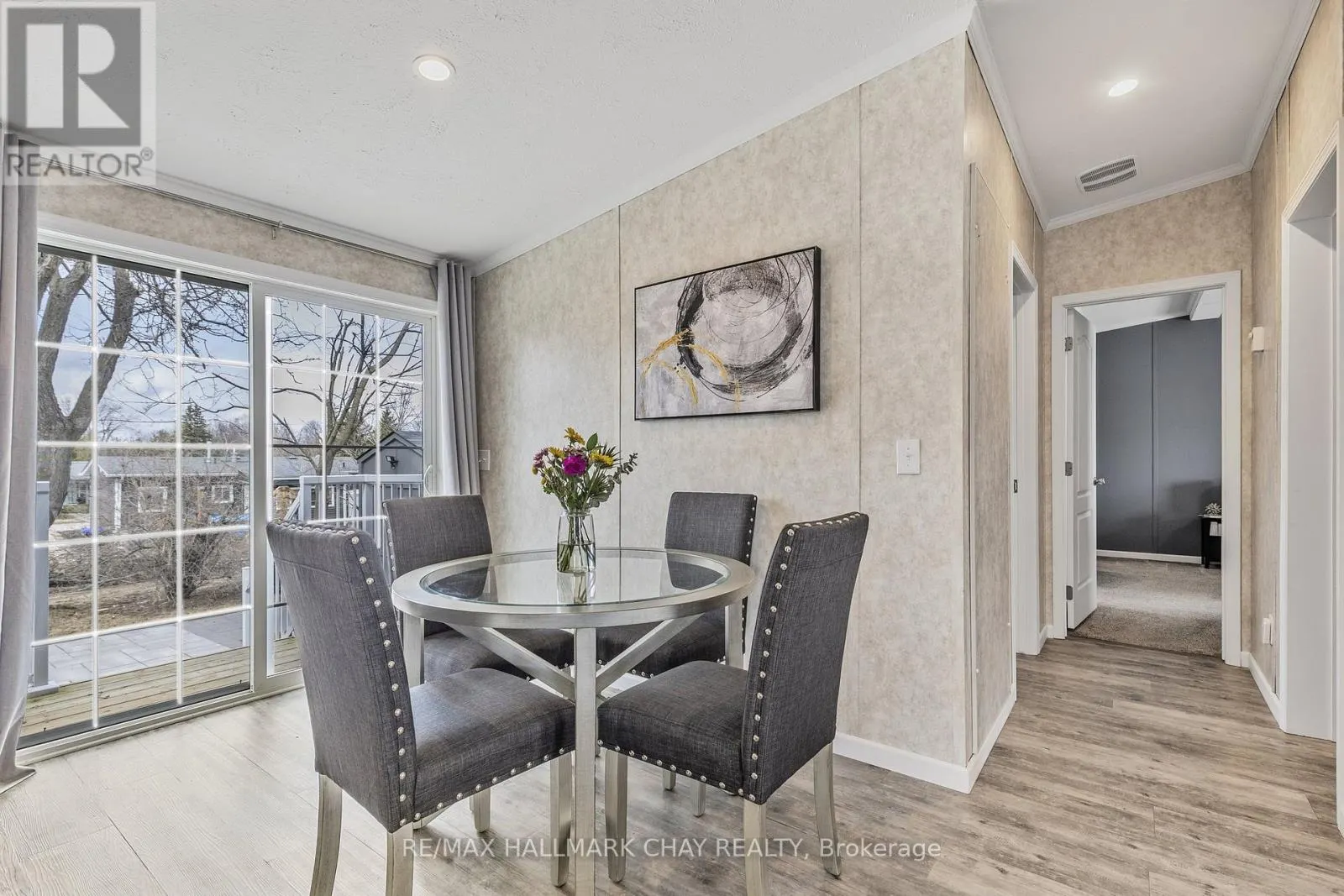 16 COMFORTS COVE