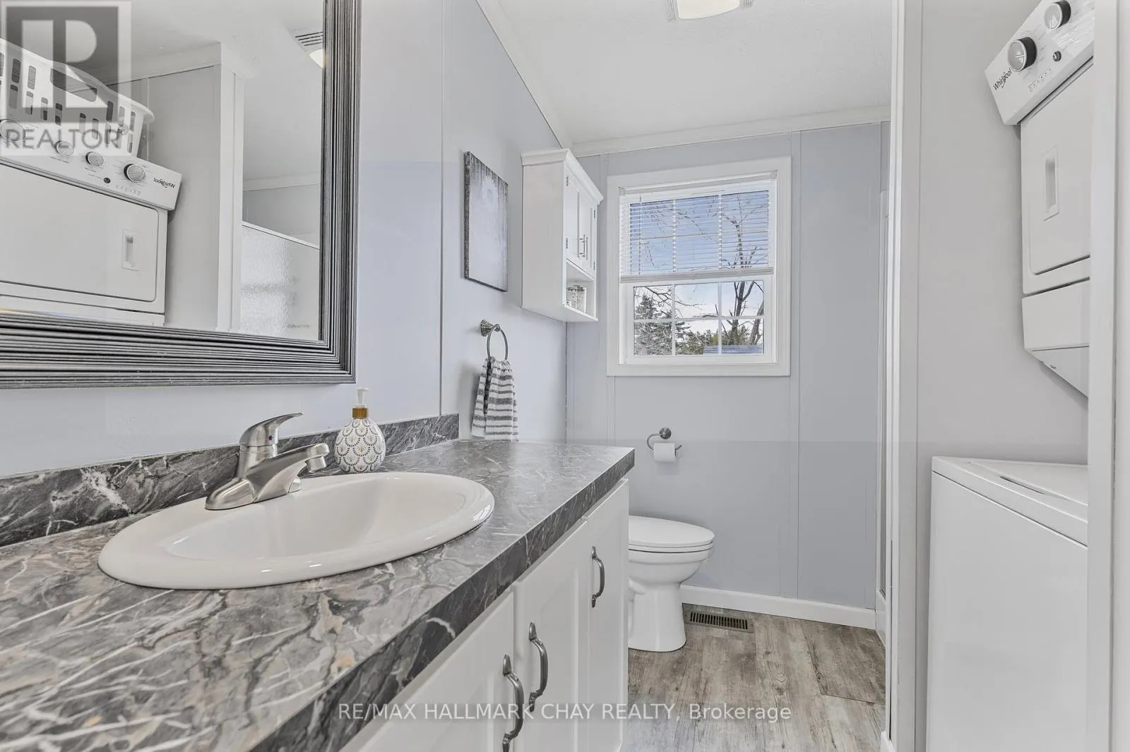 16 COMFORTS COVE