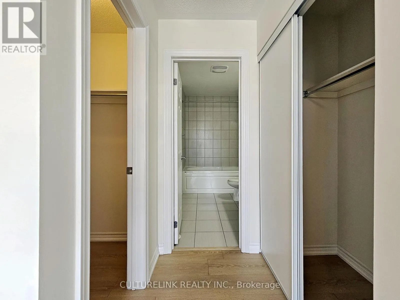 46 BOADWAY CRESCENT
