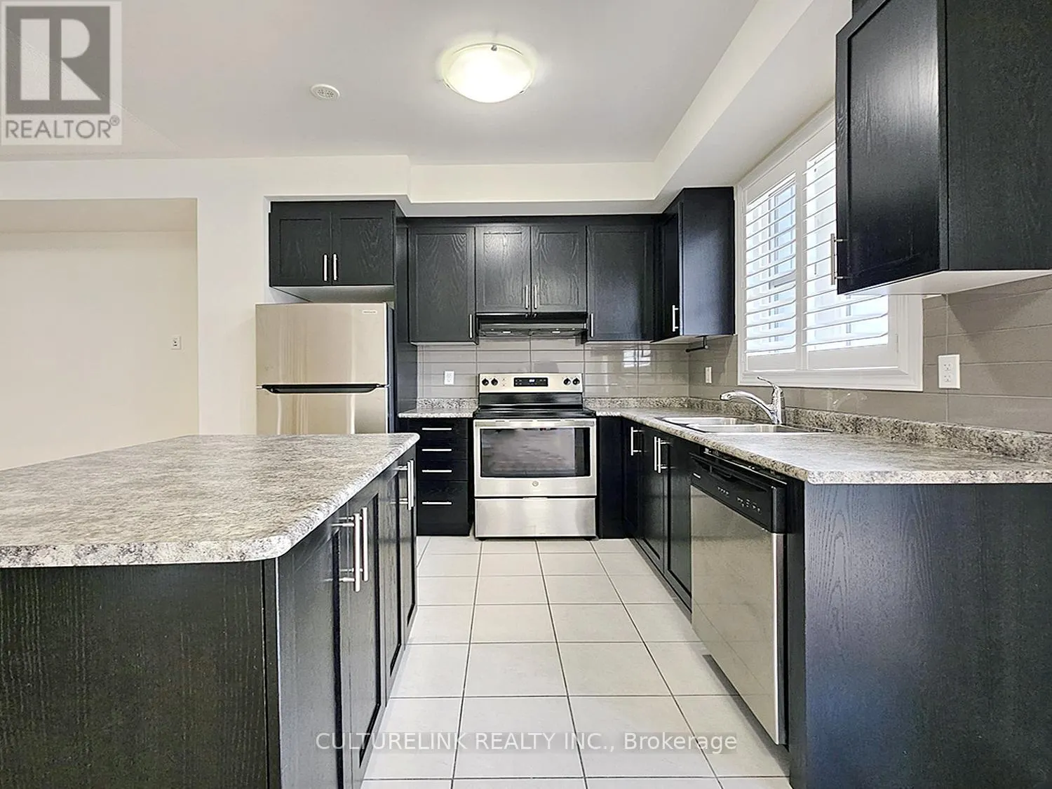 46 BOADWAY CRESCENT