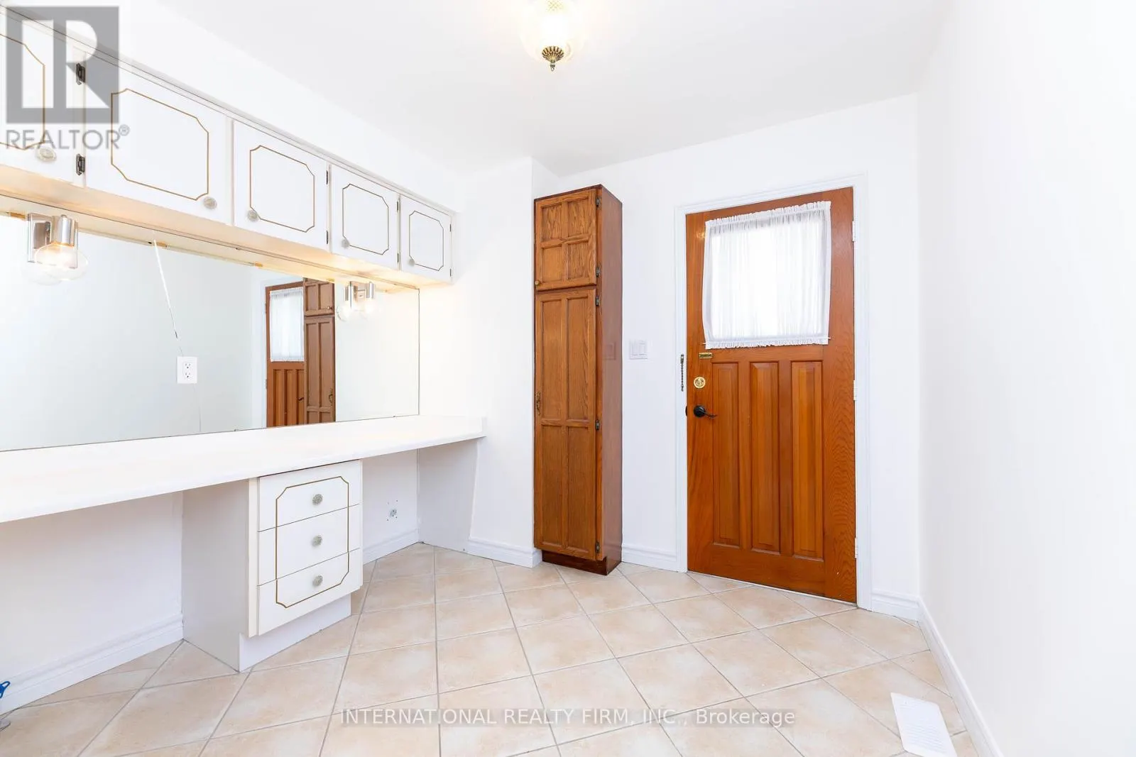 17 SOUTHVIEW DRIVE