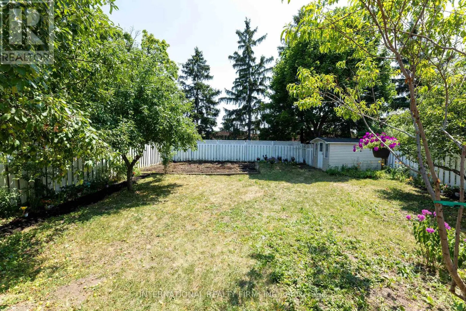 17 SOUTHVIEW DRIVE
