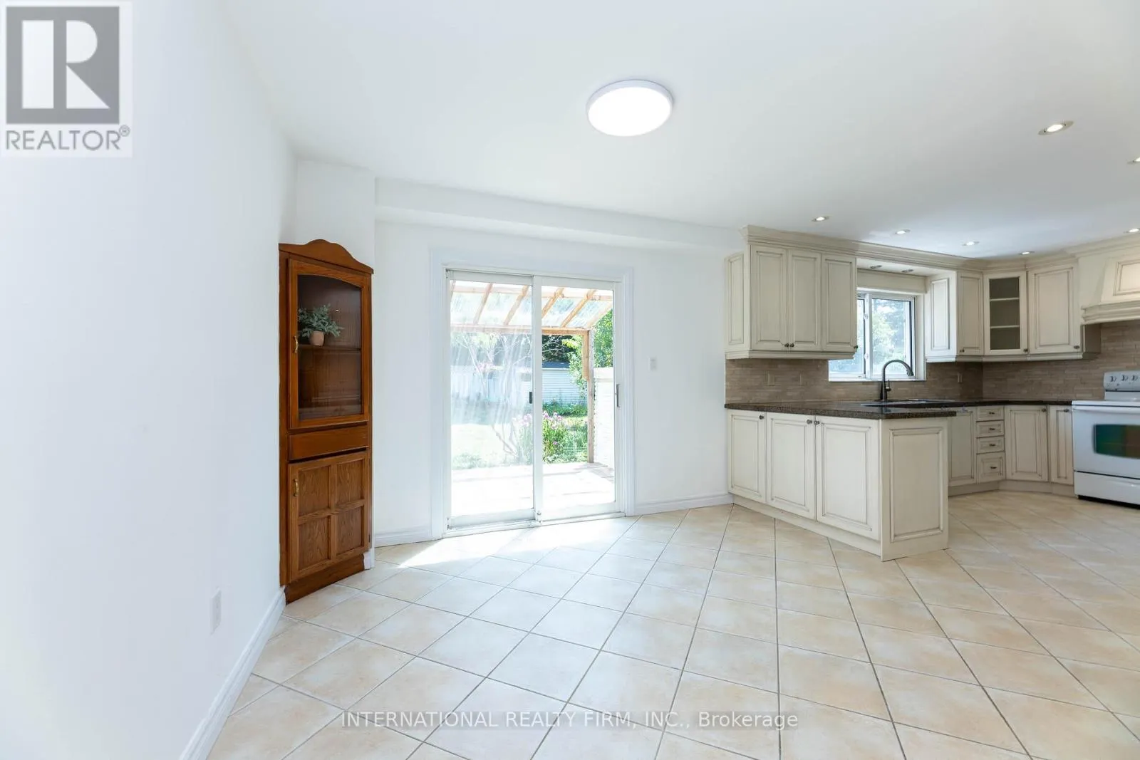 17 SOUTHVIEW DRIVE