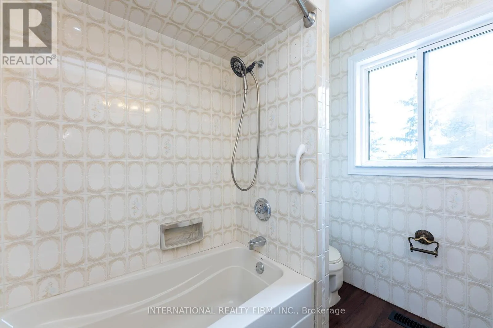 17 SOUTHVIEW DRIVE