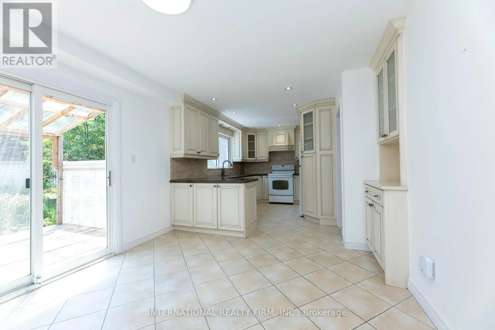 17 SOUTHVIEW DRIVE