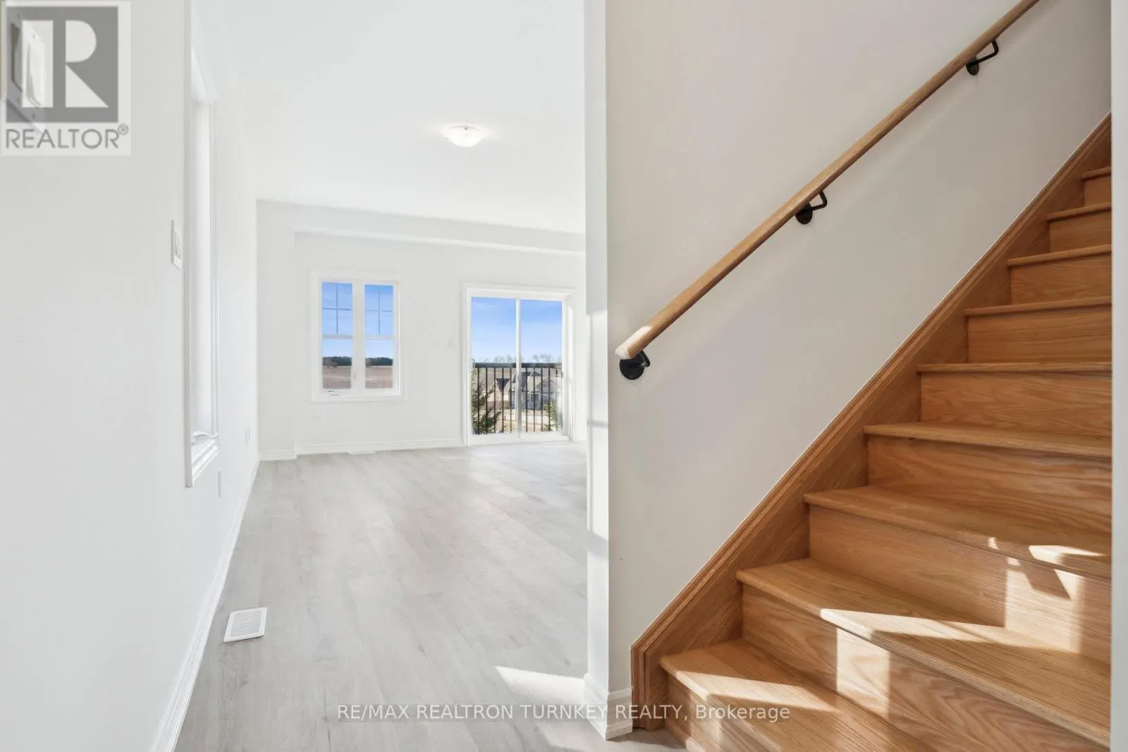 15 RAVENSCRAIG PLACE