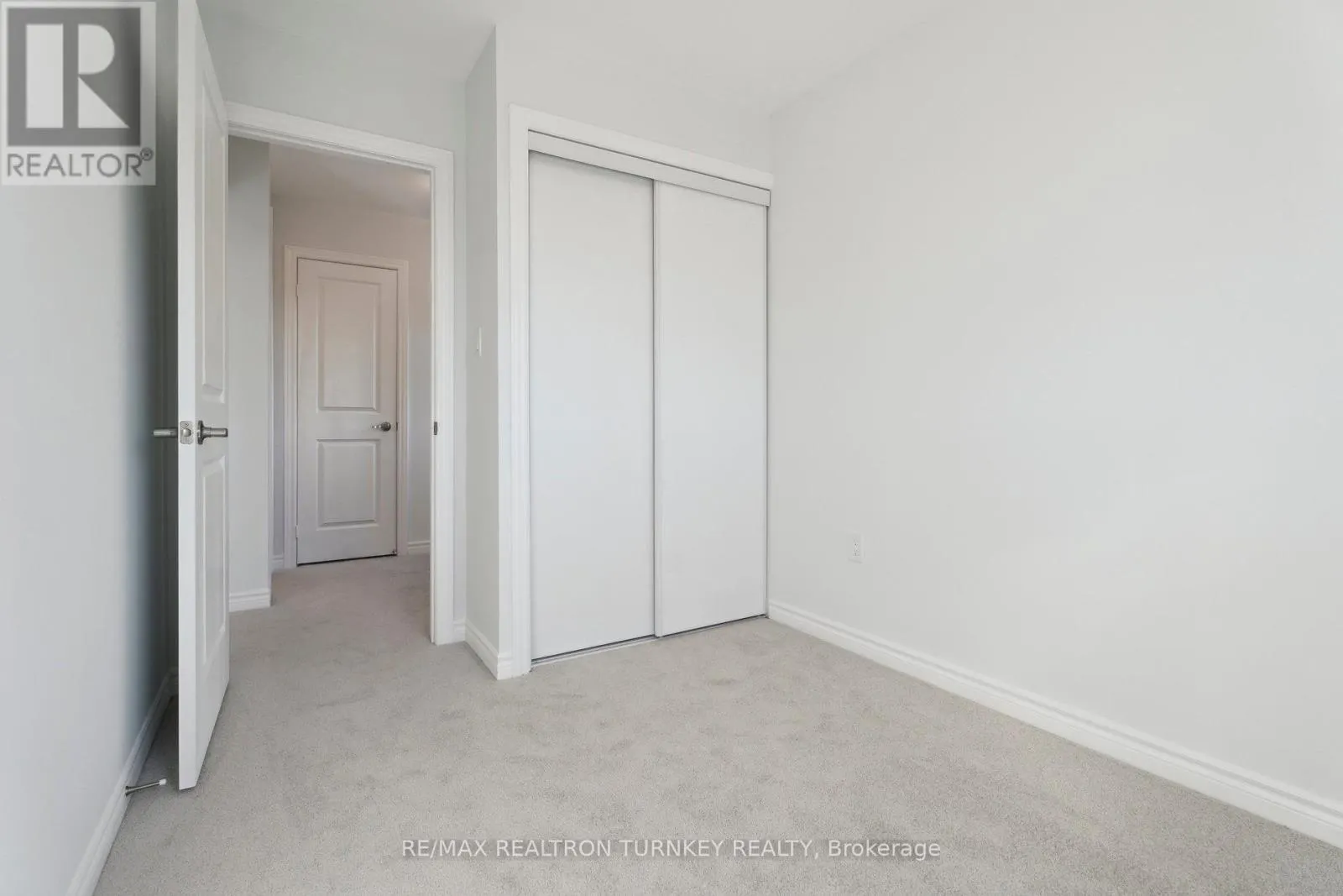 15 RAVENSCRAIG PLACE