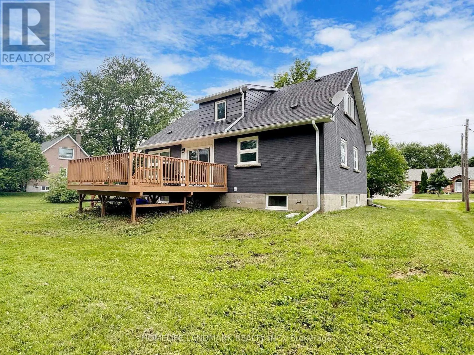 MAIN UNIT - 1661 MOUNT ALBERT ROAD