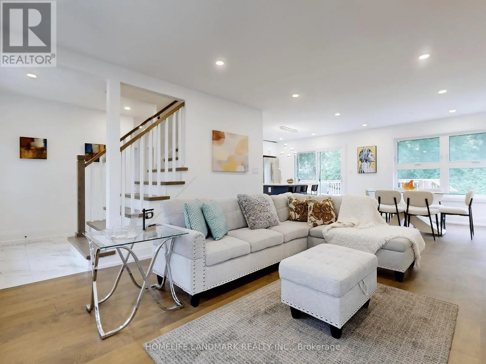 MAIN UNIT - 1661 MOUNT ALBERT ROAD