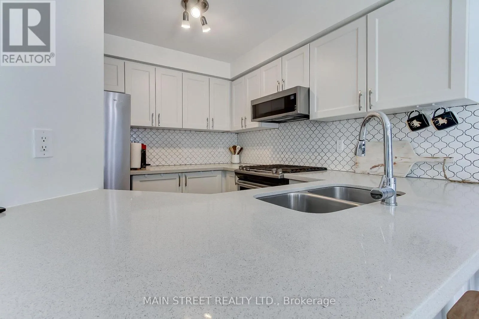 228 WARNER CRESCENT