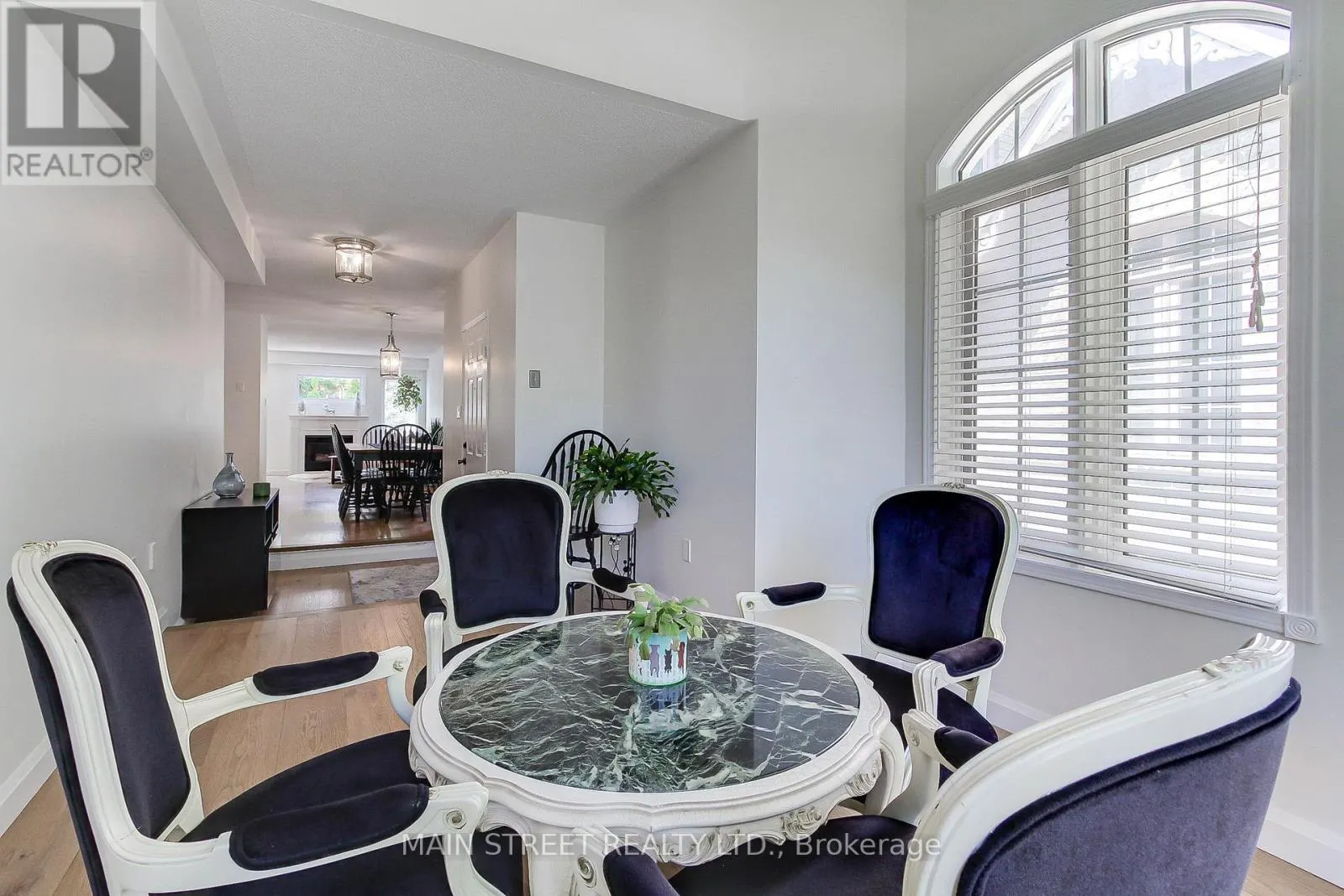 228 WARNER CRESCENT