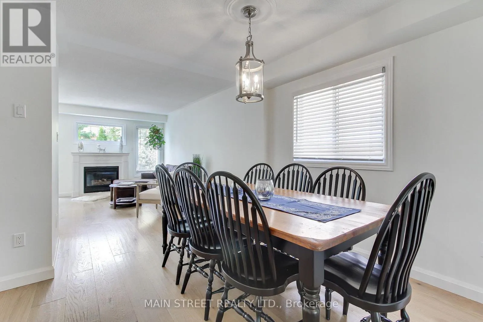 228 WARNER CRESCENT