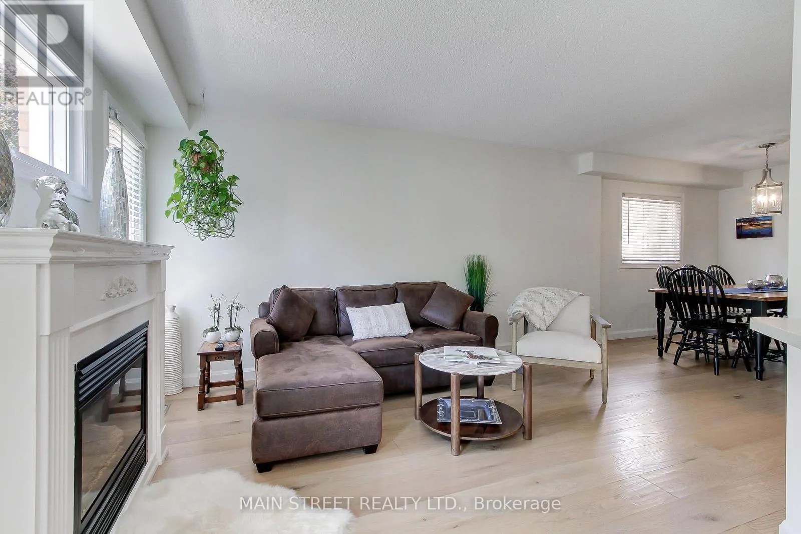 228 WARNER CRESCENT