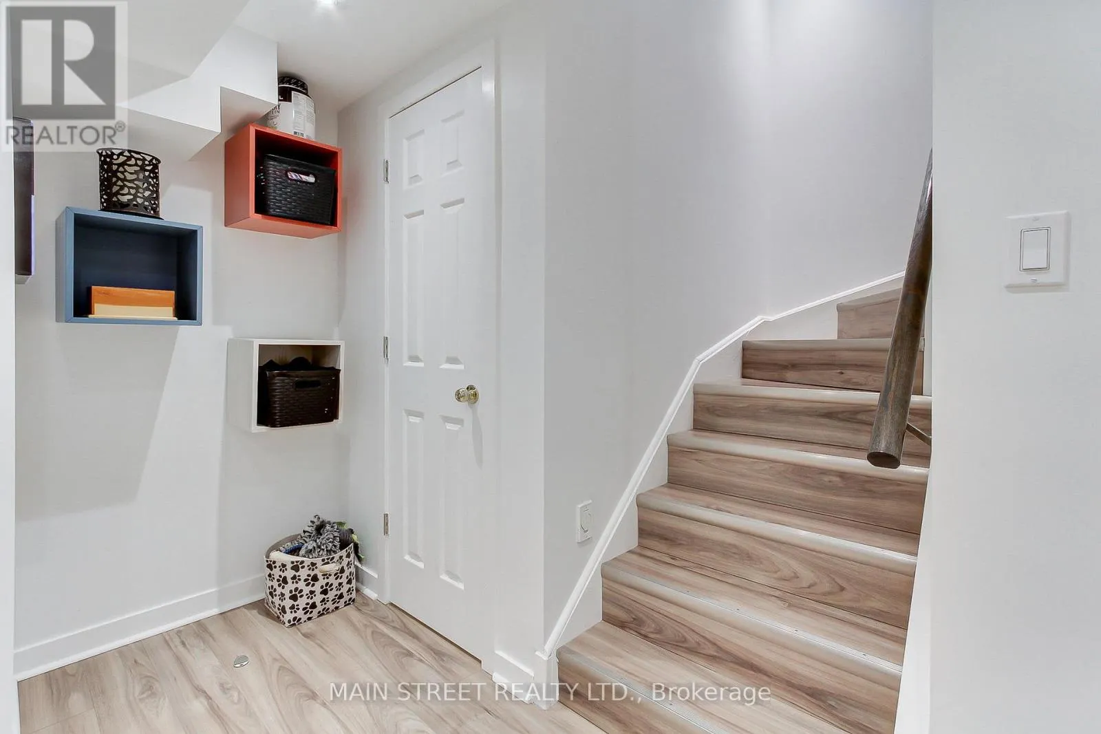 228 WARNER CRESCENT