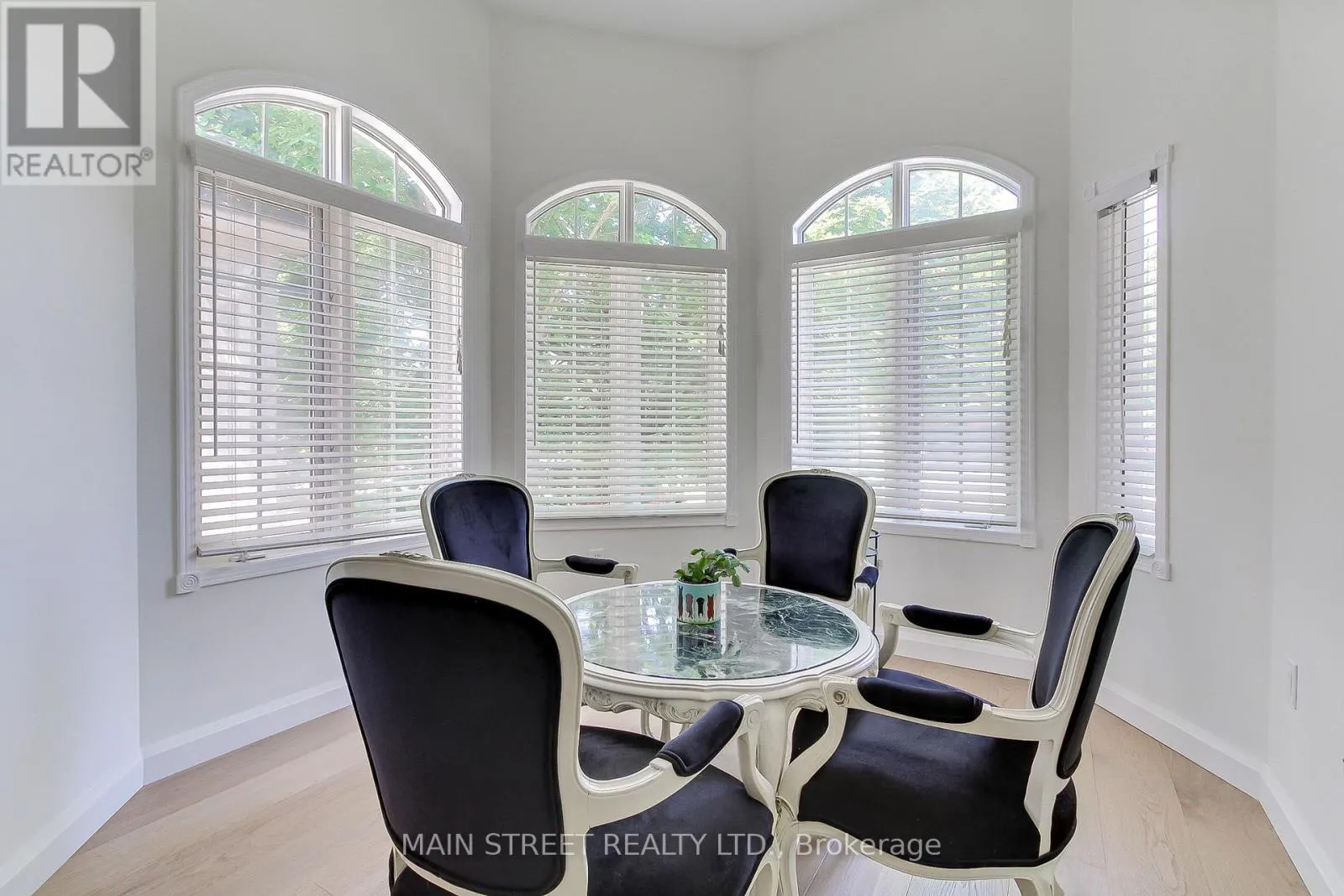 228 WARNER CRESCENT